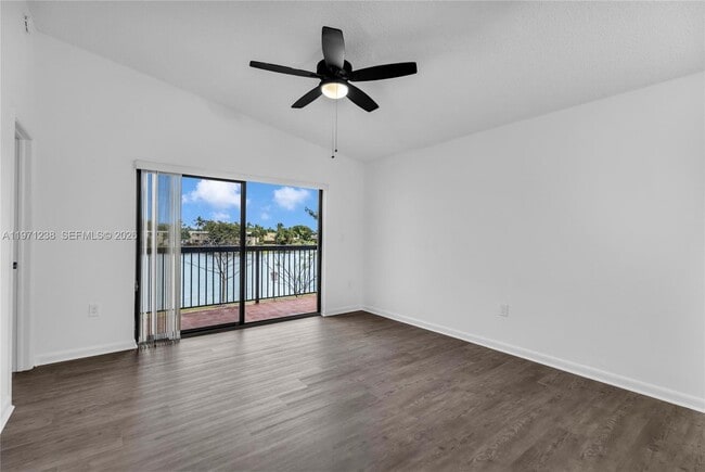 Building Photo - 9785 Nob Hill Ct