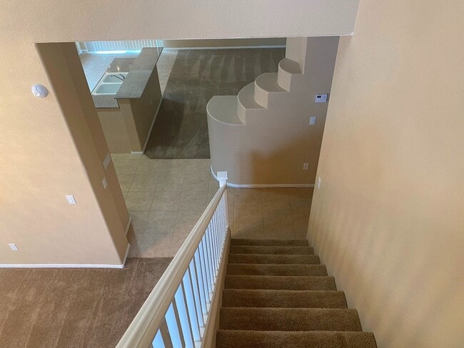 Building Photo - Gorgeous Rhodes Ranch Country Club home in Guard Gated Community!