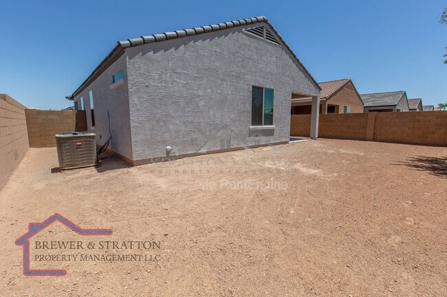 Building Photo - 827 W Nova Pl