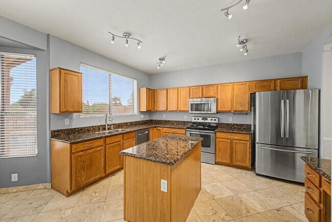 Building Photo - 6029 W Morrow Dr