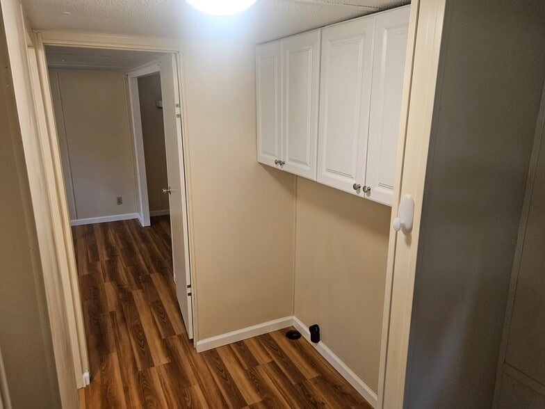 Building Photo - 108 Rolling Oaks Dr