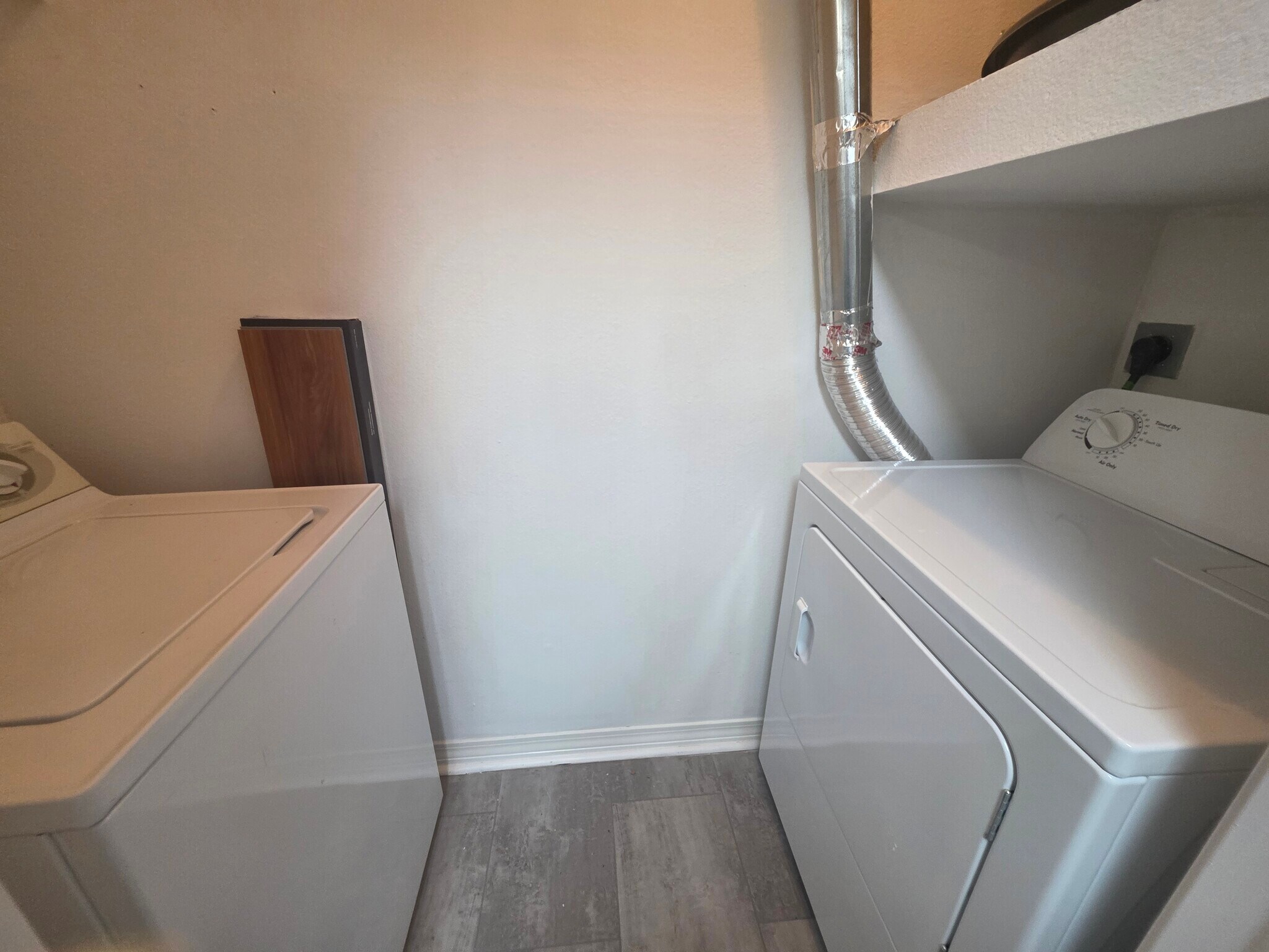 Building Photo - 503 Spartan Dr