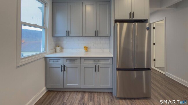 Building Photo - 43 W Prospect St