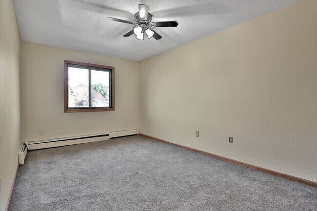 Building Photo - 6001 E Viking Blvd