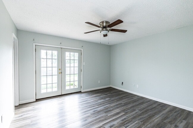 Building Photo - 2/2 in Frenship Schools. LOCATION! 1/2 off first months rent!