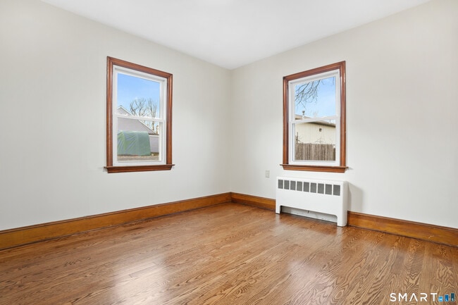 Building Photo - 56 Beaver Brook Rd