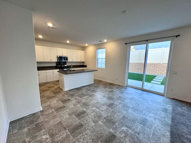 Building Photo - BRAND NEW 3 bedroom Willow Springs home av...