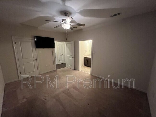 Building Photo - 8614 Forestwood Ave