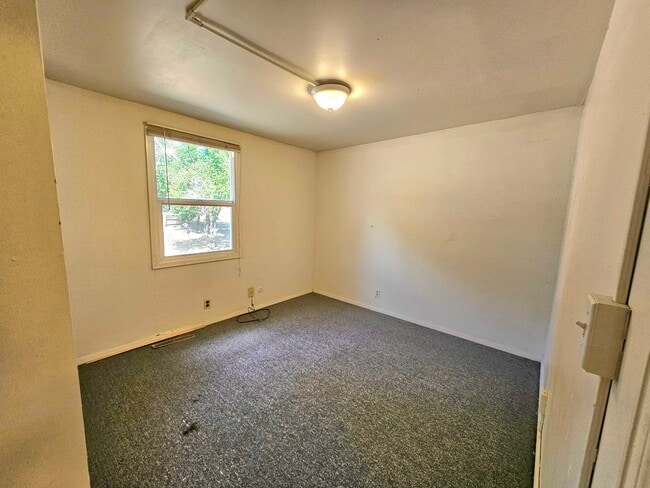 Building Photo - 755 19th St