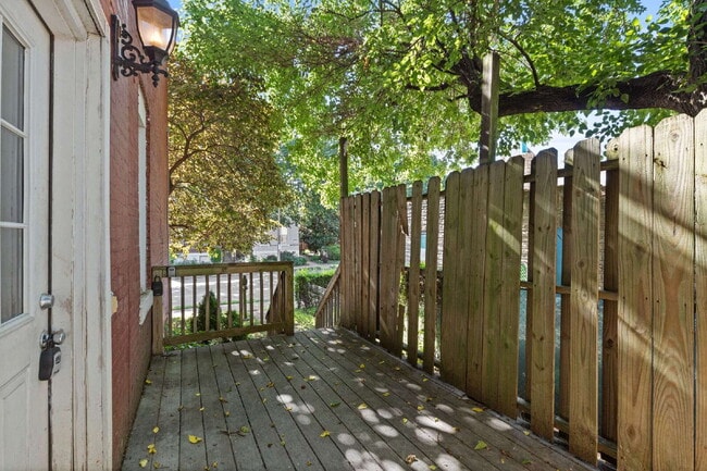 Building Photo - For Rent: Spacious 4 Bedroom Home in South...