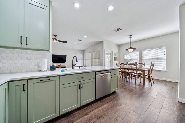 Building Photo - 8809 Corran Ferry Dr