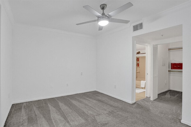 Building Photo - 6584 W Sample Rd