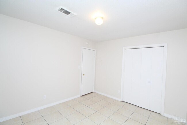 Building Photo - 10151 Guidy Ln
