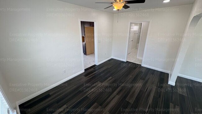 Building Photo - 2 bedroom 1 bathroom house located in the 93307 zipcode near E Brundage Ln/ Madison St