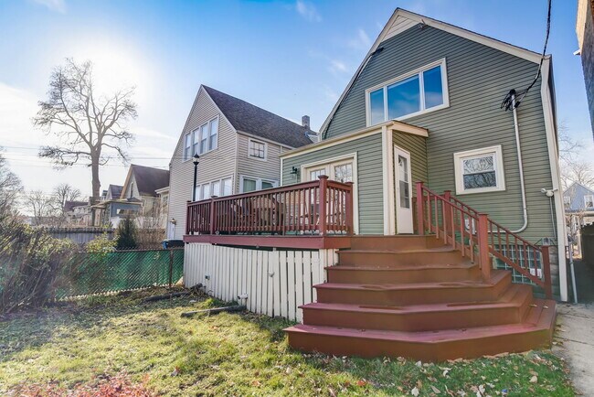 Building Photo - 4451 N Tripp Ave
