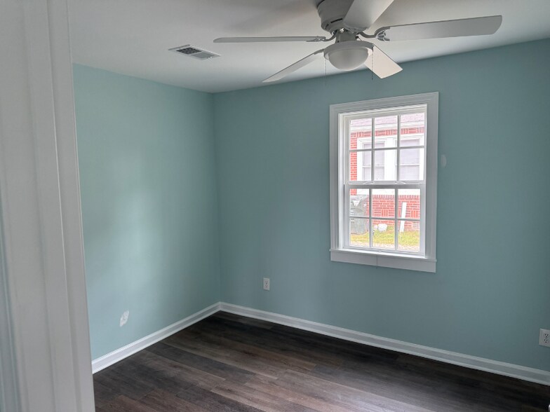 Building Photo - 17 Brookwood Ave NE