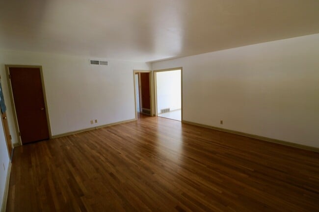 Building Photo - 105 E Xavier-