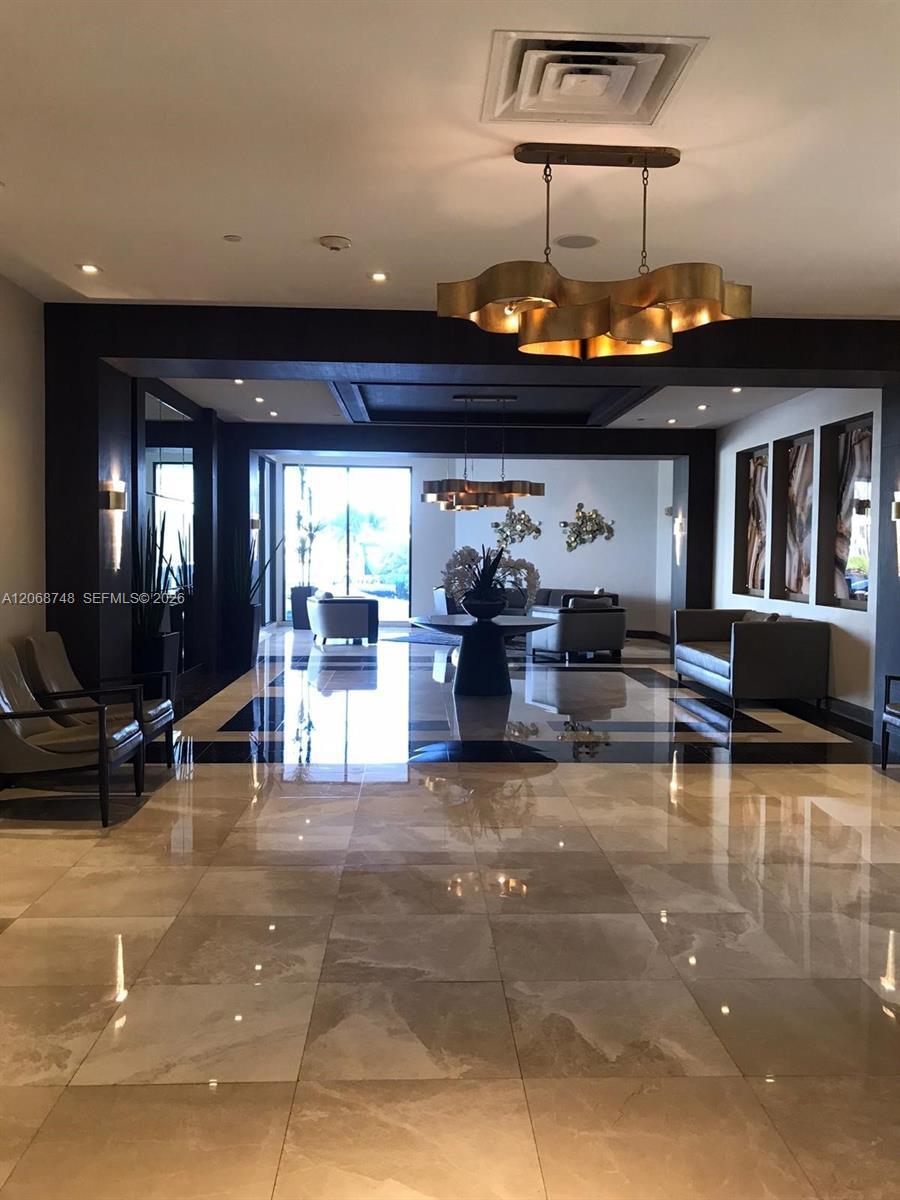 Building Photo - 20515 E Country Club Dr