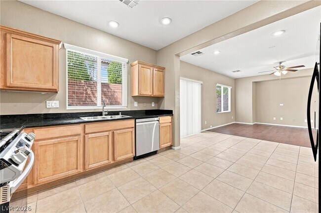 Building Photo - 11240 Woodland Violet Ave