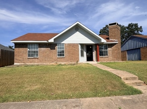 Building Photo - 939 Carom Way