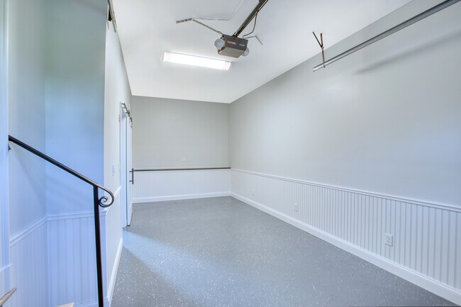 Building Photo - 66 Ute Pl