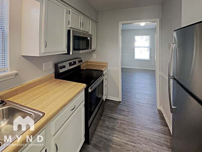 Building Photo - 915 Horton Rd