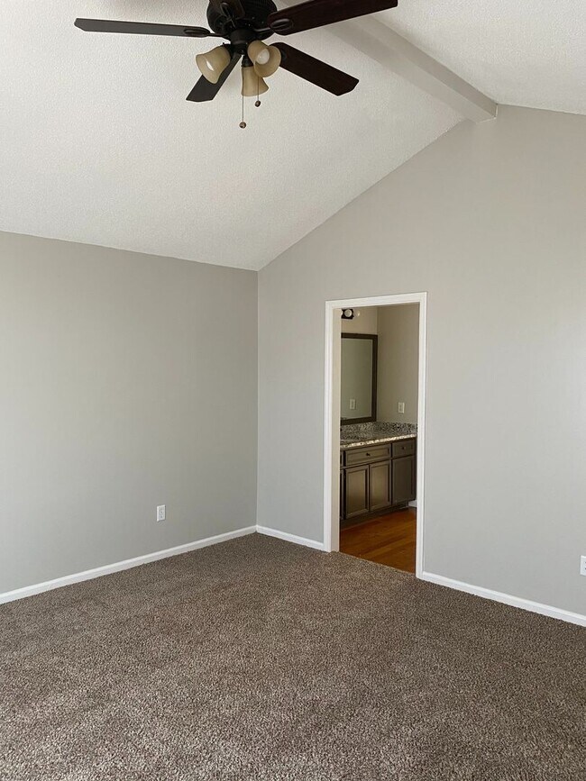 Building Photo - Spacious 3BR/2BA Home with Open Floor Plan, Granite Countertops & Fenced Backyard