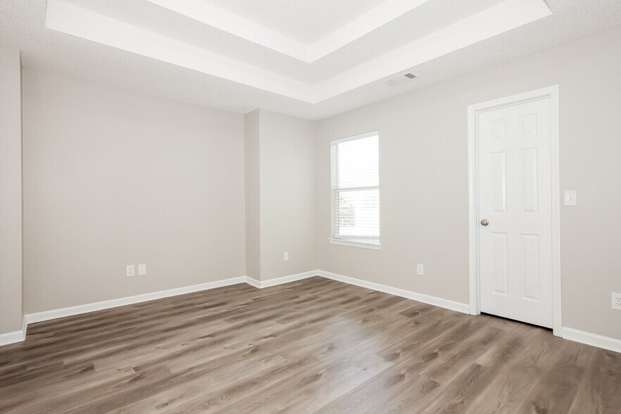 Building Photo - 150 Stillwood Dr