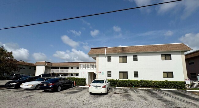Building Photo - 305 SE 9th Ave
