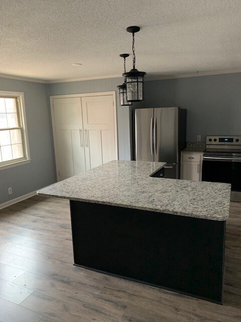 Building Photo - 4001 Anderson Rd