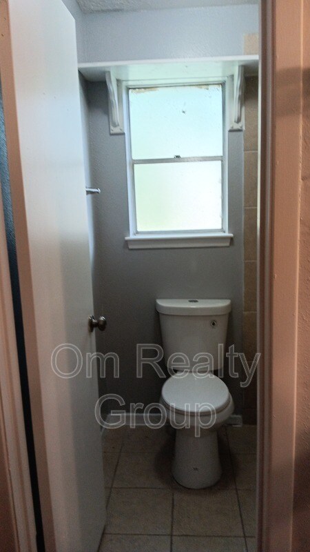 Building Photo - 7107 Briarfield Dr