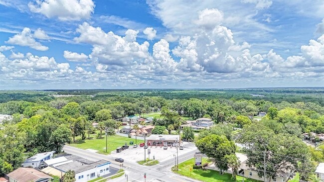 Building Photo - 107 Iona Ave