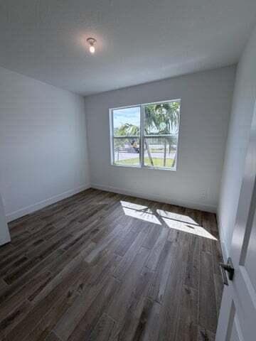 Building Photo - 6560 SE Pk Trce Dr