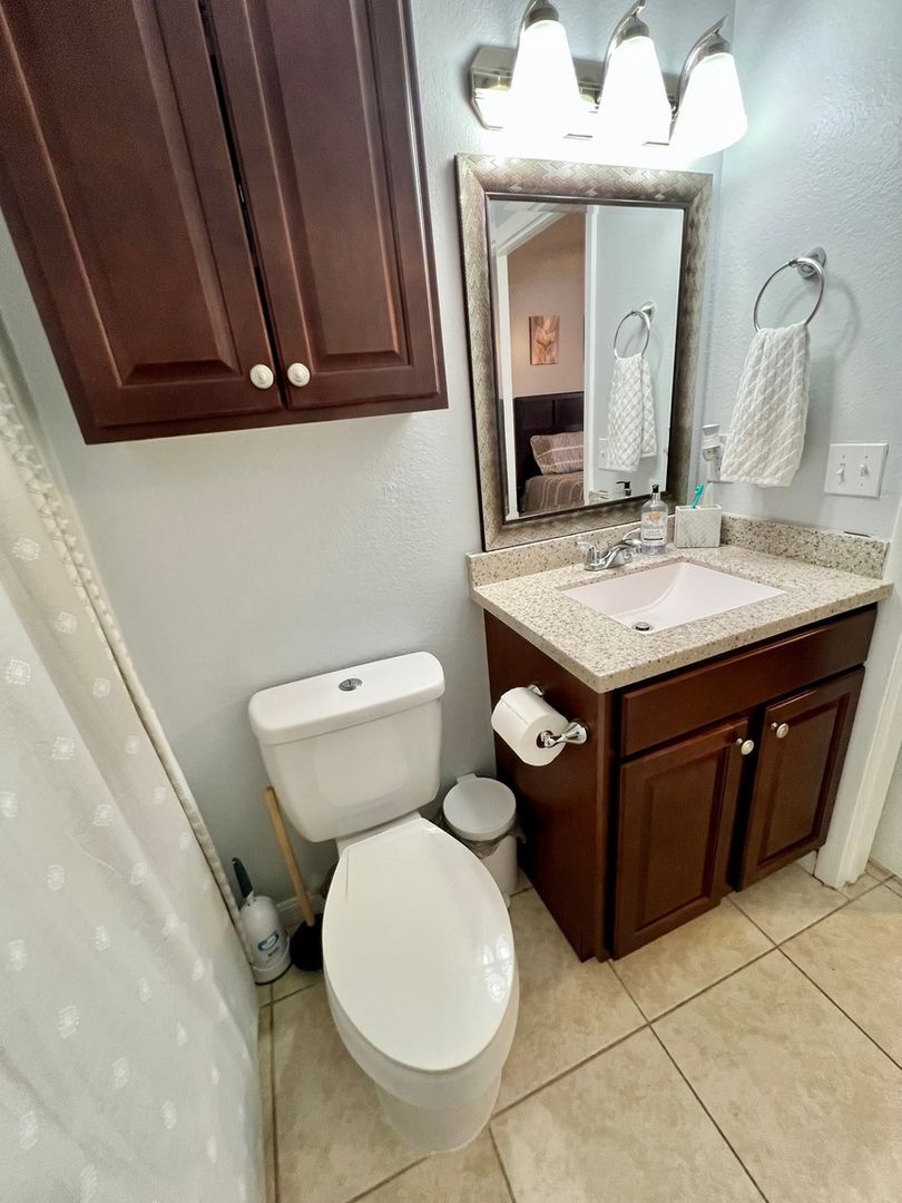 Building Photo - 976 Leeward Pl