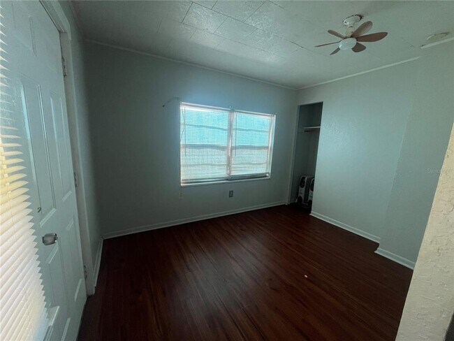 Building Photo - 228 W Bullard Ave