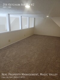 Building Photo - Unique 2 Bedroom, 1 Bathroom Apartment wit...