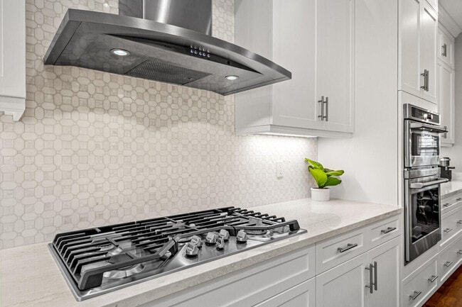 Building Photo - 13109 Alton Rd