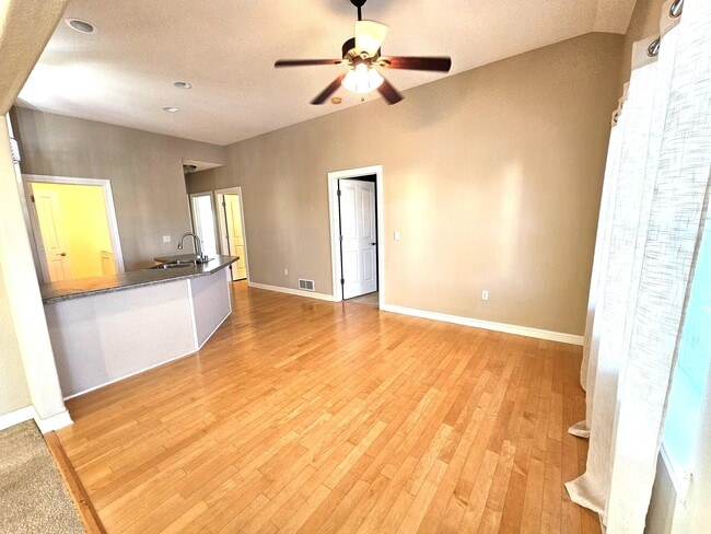 Building Photo - 1850 Stoney Ln