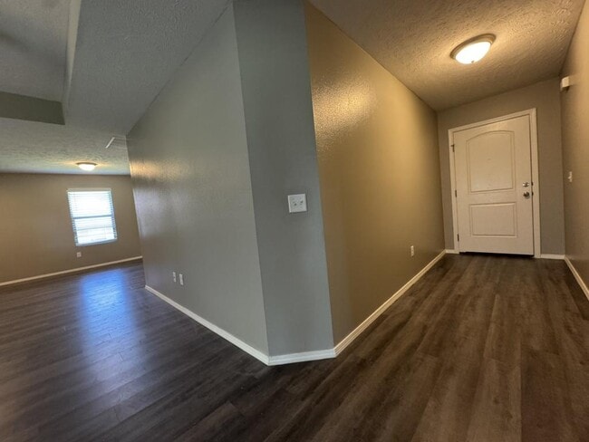 Building Photo - 5849 Geranium Ln