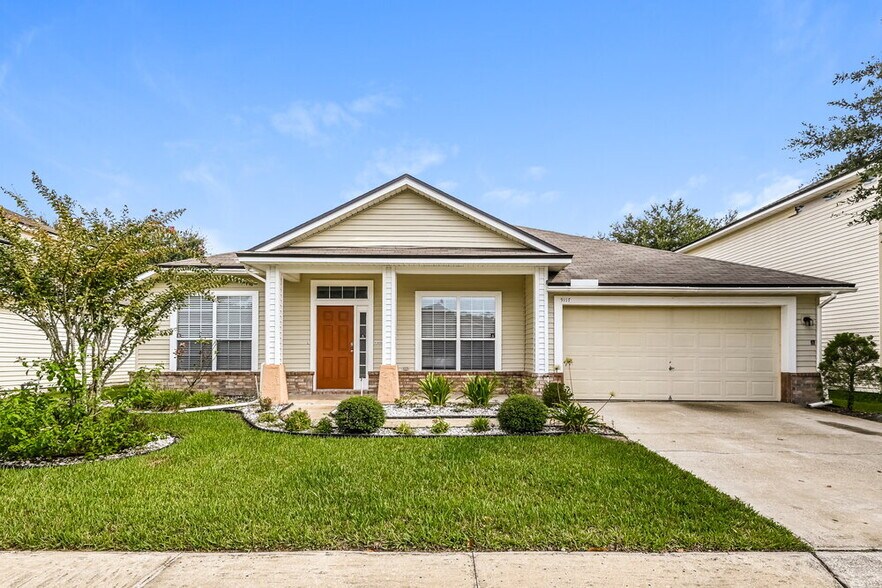 Primary Photo - 9117 Prosperity Lake Dr