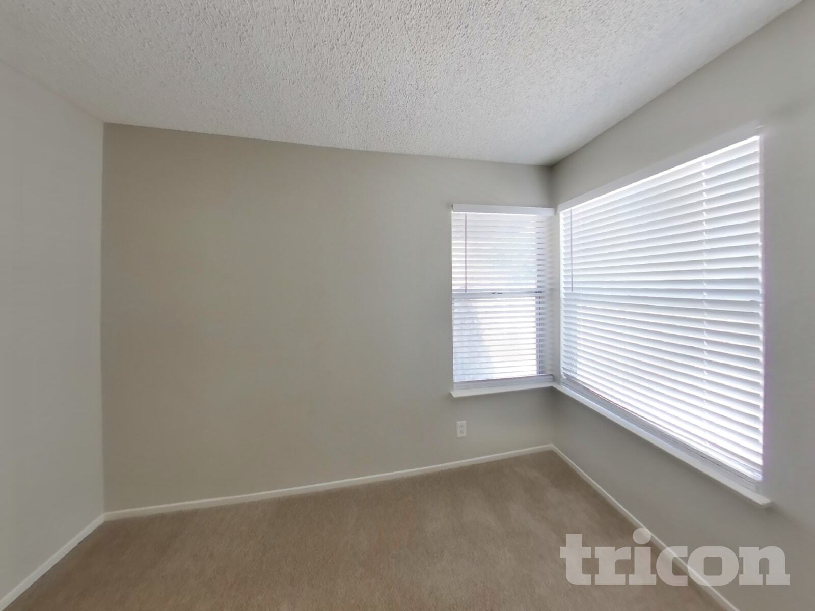 Building Photo - 1833 Ridgefield Dr