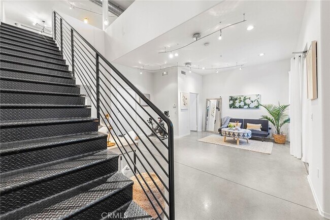 Building Photo - 210 N Spurgeon St