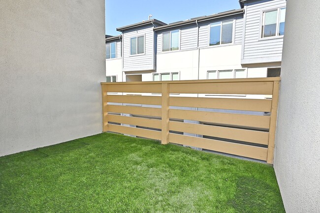 Building Photo - Beautiful Modern 3BR Home in the Heart of Milpitas