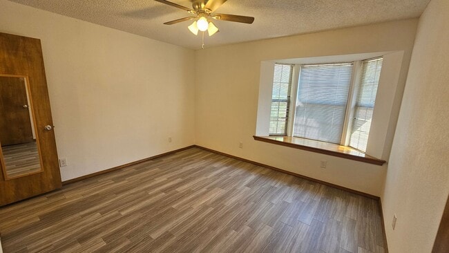 Building Photo - 1700 Kendolph Dr