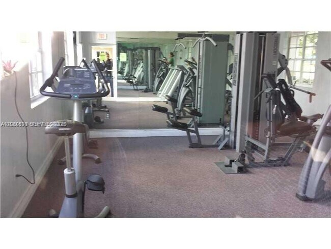 Building Photo - 9945 Nob Hill Pl