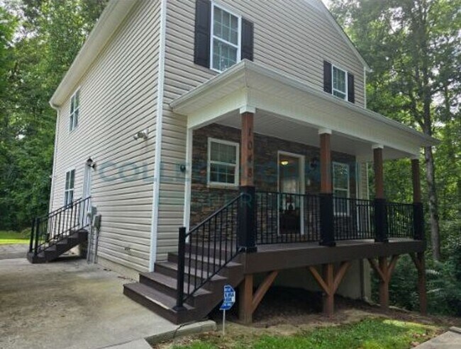 Building Photo - 1048 Ranch Dr
