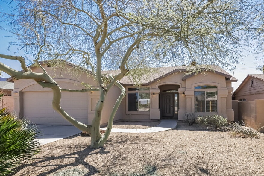 Primary Photo - 1211 E Winter Dr