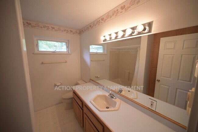 Building Photo - 3 bed 2.5 bath home in a private country setting, close to town. All new luxury vinyl plank floor...
