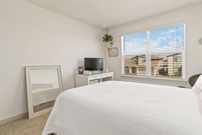 Building Photo - 105 New Hvn St