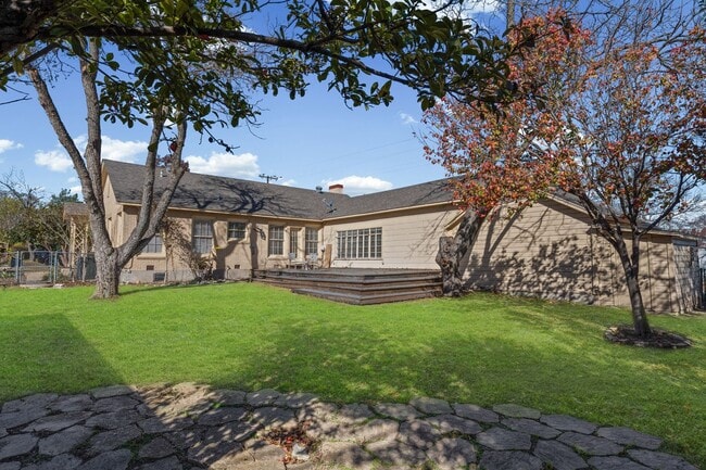 Building Photo - Spacious 3 Bed / 3 Bath Single Family with Large Fenced Yard and Deck in Temple ISD